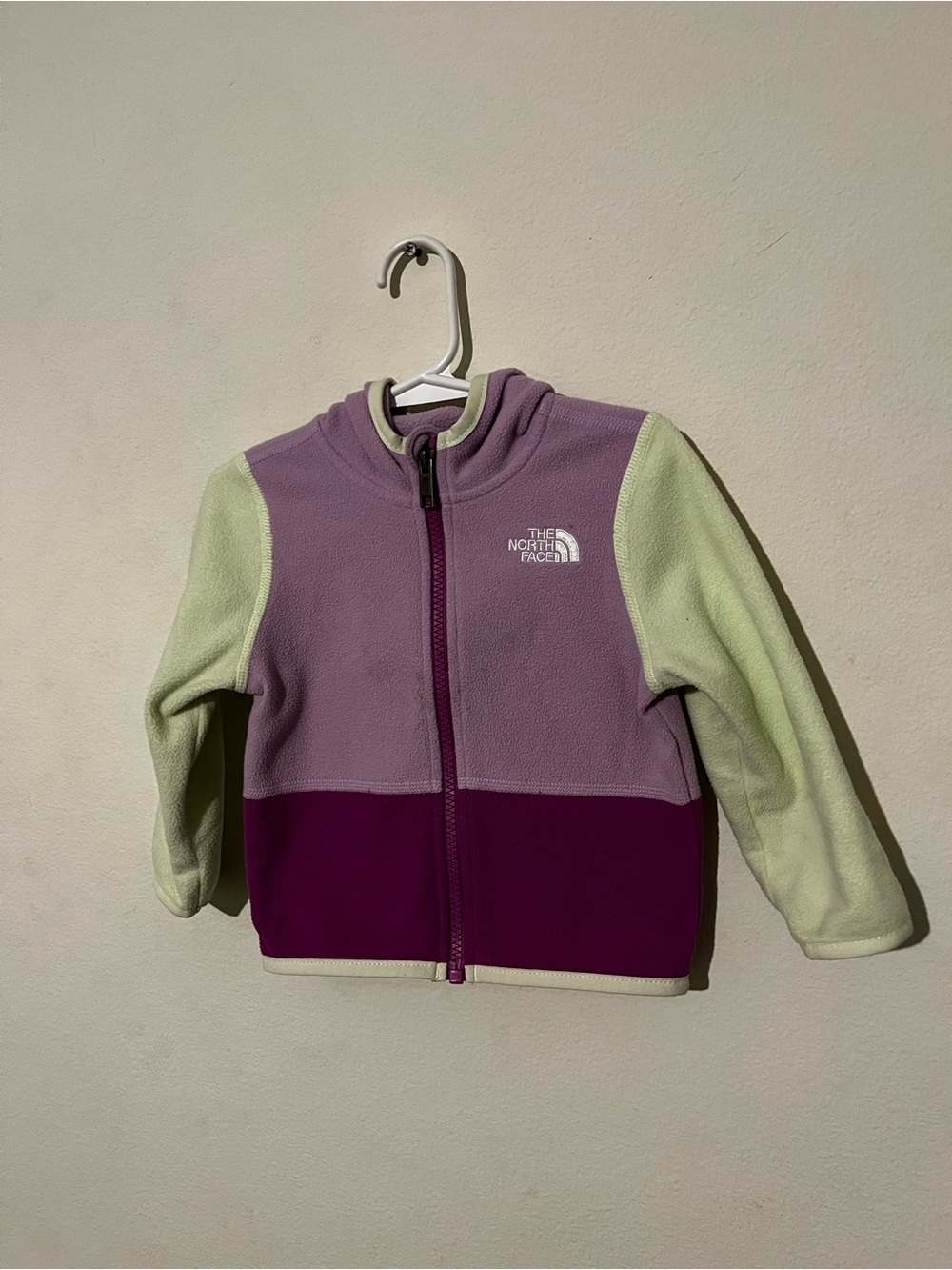 The North Face Kids 12-18Colorblock Fleece Hoodie - Lavender, Plum & Light Green
